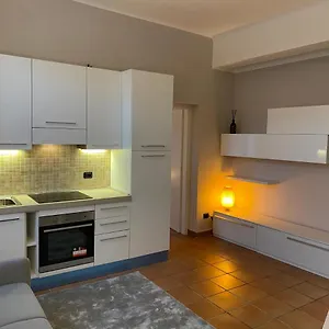 https://cozzi-apartment.it-lombardy.com